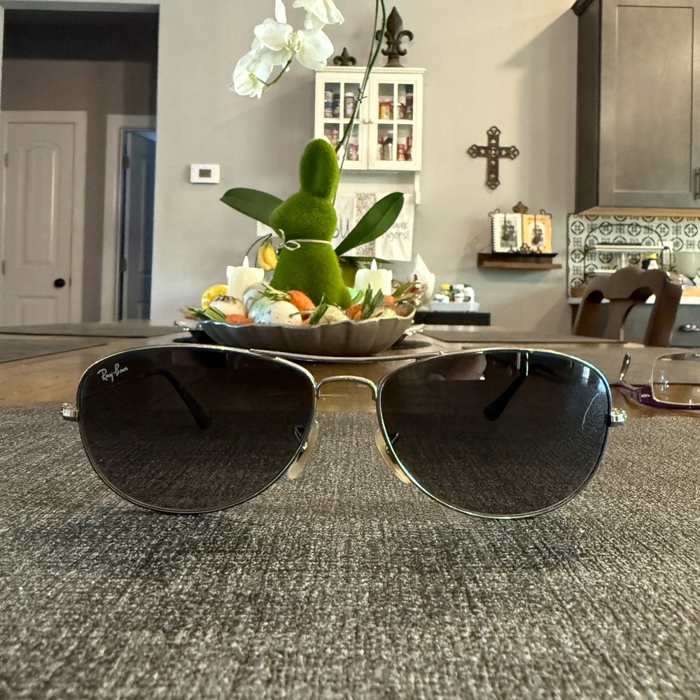 Authentic Ray-Ban silver frame aviator sunglasses - women or men